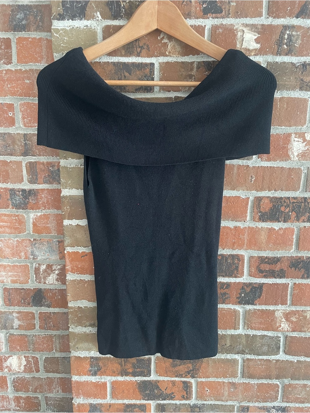 Wilfred (Aritzia) Black Off-the-Shoulder Knit Top